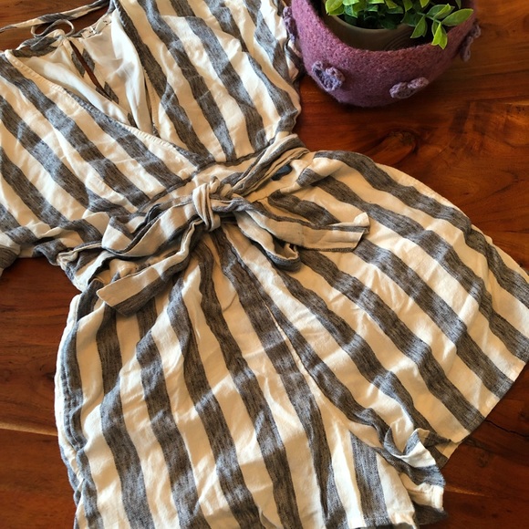 American Eagle Outfitters Pants - Striped Romper. American Eagle. Size small